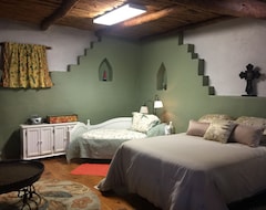 Entire House / Apartment The Casita At St Francis De Sales Church, Hatch, Nm - Experience The History (Hatch, USA)