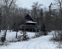 Entire House / Apartment Chalet On The Cove! (Evandale, Canada)