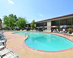 Clarion Hotel & Suites Jackson North (Jackson, USA)