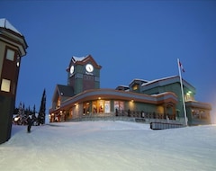 Entire House / Apartment Have Fun With The Family- Hot Coco By The Fire And Apres Ski Hot Tub! (Beaverdell, Canada)