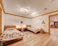 Koko talo/asunto Renovated Luxury Villa With 7 Bedrooms 5 Bathrooms. Located On 40 Acres Of Land. (Bourbonnais, Amerikan Yhdysvallat)