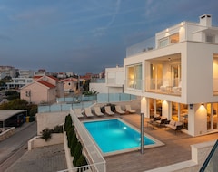 Casa/apartamento entero Luxury Villa Emilly By The Beach With Private Swimming Pool (Ražanj, Serbia)