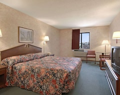 Khách sạn Days Inn By Wyndham Salina I-70 (Salina, Hoa Kỳ)