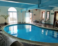 Tüm Ev/Apart Daire Barkshanty Luxury Lake House W/indoor Pool (Port Sanilac, ABD)