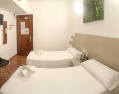 Otel Hostal Nevot (Granada, İspanya)