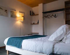Koko talo/asunto Villa With A Sauna, A Fitness Room, And An Indoor Heated Swimming Pool (Pleumeur-Bodou, Ranska)