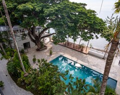 Khách sạn Solitude Acacia Resort (Mabini, Philippines)