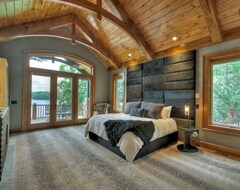 Entire House / Apartment Majestic Mountain Mansion On Lake Blue Ridge, Sleeps 30, Coming April 2021 (Morganton, USA)