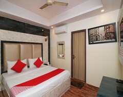 Khách sạn OYO 26161 Plazzo Inn (Delhi, Ấn Độ)