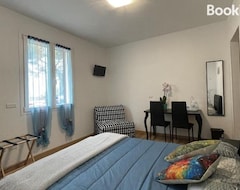 Khách sạn 5 Bedroom Accommodation In Ventimiglia (im) (Ventimiglia, Ý)