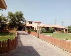 Khách sạn Royal Guest & Farm House (Nawabshah, Pakistan)