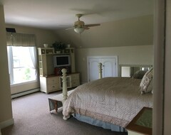 Hele huset/lejligheden Fall into Savings! Charming Private Suite By The Sea (Little Compton, USA)