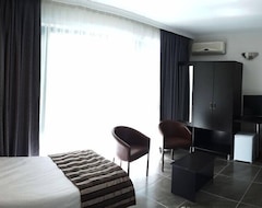 Khách sạn Kum Hotel (Çanakkale, Thổ Nhĩ Kỳ)