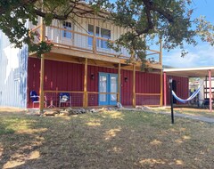 Koko talo/asunto Sunset Oaks Texas Country Cabin, A City Getaway (Corinth, Amerikan Yhdysvallat)