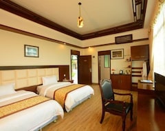 Hotel Yangxi Hotspring Resort (Yangxi, China)