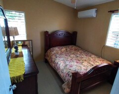 Cijela kuća/apartman Cheerful 3-bedroom Home In The Heart Of The Dominican Republic Close To It All!! (Monte Plata Town, Dominikanska Republika)