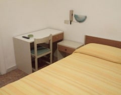 Hotelli Albergo Cavour Self Check-In (Livorno, Italia)