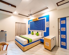 Khách sạn Treebo Trend Raval Resort (Wai, Ấn Độ)