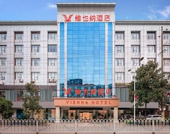 Vienna Hotel（lianyuan Stadium Store） (Lianyuan, China)