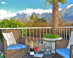 Casa/apartamento entero Luxury & Charm - Beautiful Ascona Penthouse Steps To Golfcourse & Beach (Ascona, Suiza)
