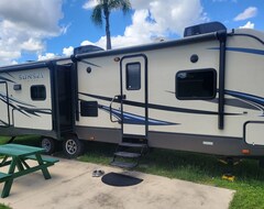 Camping Enjoy This Beautiful One Bedroom One Bath Rv Surrounded By Florida’s Nature. (Indiantown, EE. UU.)
