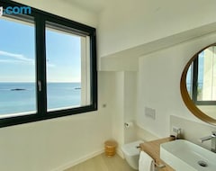 Pansion Fenandgi:luxury Beachfront Villa With Heated Pool And Direct Access To The Beach (Sarroch, Italija)