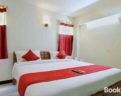 Khách sạn Queen Hill Residency (Udhagamandalam, Ấn Độ)