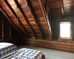 Entire House / Apartment Lovely Lakefront Log Cabin On Eight Point Lake. Relax Or Have Fun In The Lake! (Lake, USA)