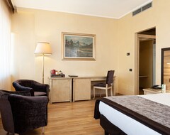 Khách sạn Hotel Augustus (Biella, Ý)