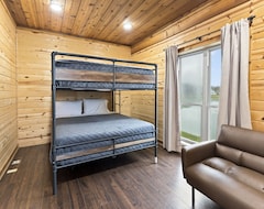 Entire House / Apartment ⍣restoration Ranch Retreat Lake Lodge Sleep16-30 ⍣ (Wharton, USA)