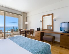 Hotel Golden Bay Beach (Larnaca, Cyprus)