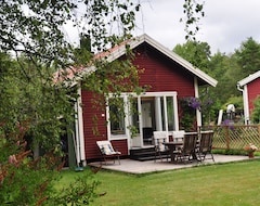 Entire House / Apartment Lovely Cottage By The Lake (Djurö, Sweden)