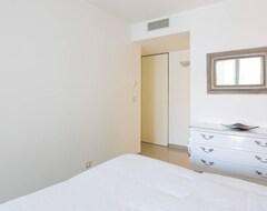 Martinez Hotel Area: Modern 3 Bedrooms W/ Terrace (Cannes, Fransa)