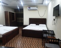 Dream Night Hotel (Rawalpindi, Paquistán)