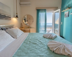 Hotel Magma rooms (Perissa, Greece)