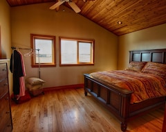 Entire House / Apartment Rustic, Elegant Mountain Residence Close To The Best Fly Fishing In Montana. (Twin Bridges, USA)