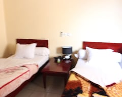 Hotel Santa Lucia (Yaoundé, Camerún)