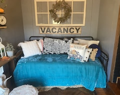 Entire House / Apartment Be Our Guest (Alva, USA)