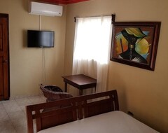 Khách sạn Daniella Inn (Port au Prince, Haiti)