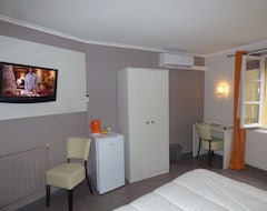 Khách sạn Hotel Du Centre (Pierrelatte, Pháp)