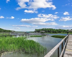 Hele huset/lejligheden Unique Riverfront Home With Two Suites, High-speed Wifi, And Private Dock (Shallotte, USA)