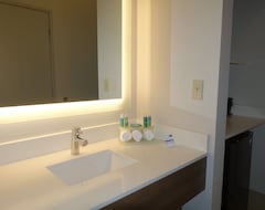 Hotel Holiday Inn Express & Suites Brentwood (Brentwood, USA)