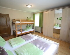 Toàn bộ căn nhà/căn hộ Apartment For 8 In A Quiet Location With A Favourable Price/Quality Ratio (Lungötz, Áo)