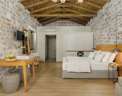 Hotel Trapela Limeni Luxury Suites (Limeni, Grecia)