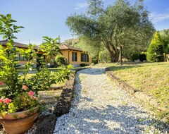 Toàn bộ căn nhà/căn hộ Charming Holiday Home In Bolano With Shared Pool (Bolano, Ý)