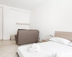 Hele huset/lejligheden Ripamonti Budget Apartment With Small Balcony (Milano, Italien)