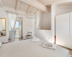 Toàn bộ căn nhà/căn hộ Holiday Home La Casetta With Private Terrace, Wi-fi And Air Conditioning (Giba, Ý)