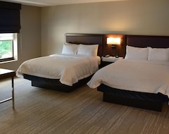 Otel Hampton Inn And Suites (Media, ABD)