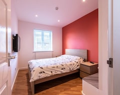 Hele huset/lejligheden Comfy 1 Bed Apartment Easy Access To Central London (Tadworth, Storbritannien)