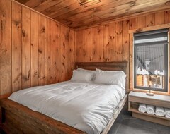 Cijela kuća/apartman Promontoire-29 | Mountain Chalet With A Hot Tub| (Saint-Philémon, Kanada)